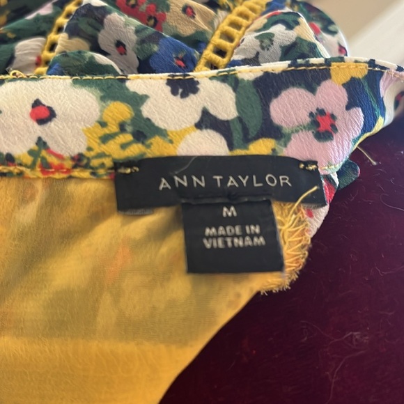 Flower Power! NWOT!! - Picture 5 of 5